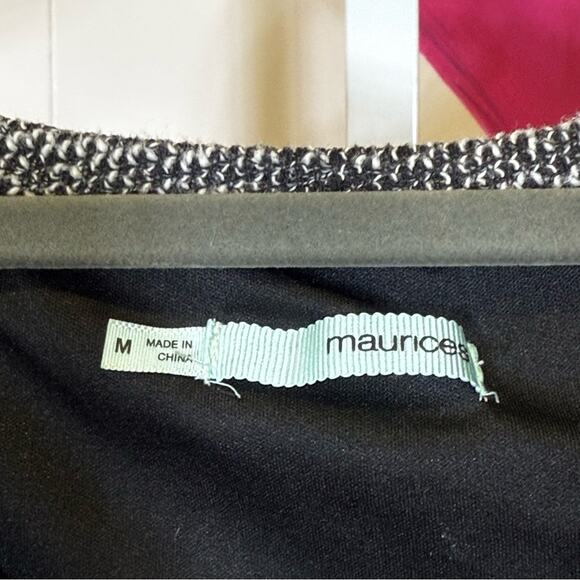 Maurices Black and White Knit Tunic Top. Size Medium. Excellent condition! - Picture 3 of 6